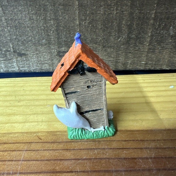 Midwest Importers Creepy Hollow Halloween Privy Possessed Outhouse - Picture 3 of 4